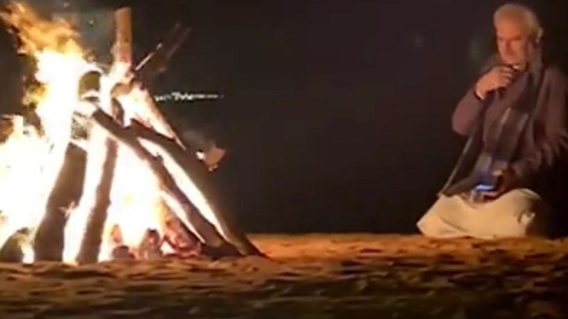ضجة تشهدها السعودية بسبب فيديو لـالوليد بن طلال داخل مخيمه وأمامه نار مشتعله