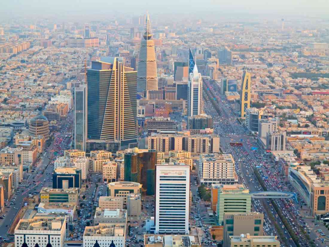لأول مرة ..السعودية تزف بشرى كبرى للوافدين وتعلن عن إصدار تأشيرة مجانية للجميع في هذه الحالة