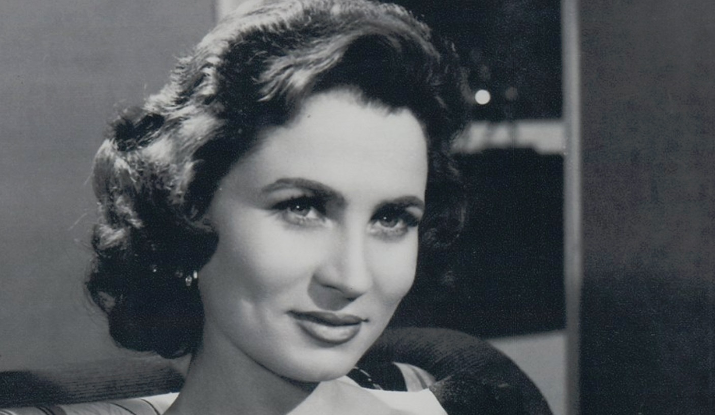 الفنانة زهرة العلا