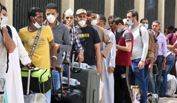 لسبب مفاجئ وغير متوقع ..دولة عربية ترحل الوافدين لديها!