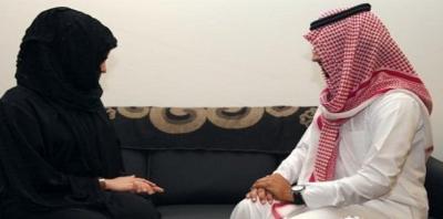 ماذا يحدث للرجل المتزوج بعد سن الأربعين مستشارة سعودية تفجر مفاجأة وتحذر النساء!؟ 