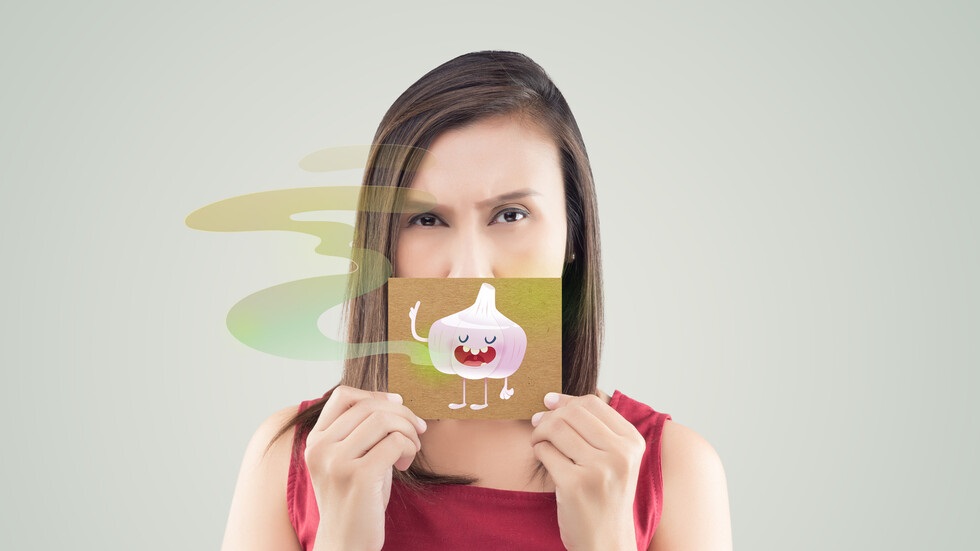 رائحة الفم الكريهة والأسباب والعلاج