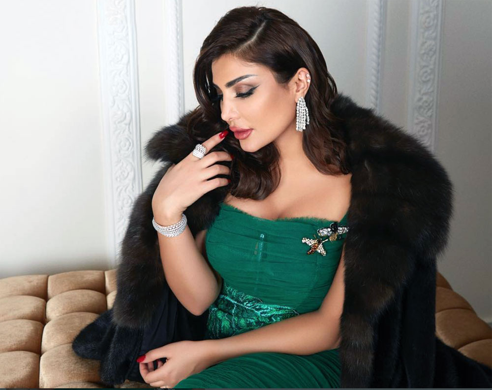  الفنانة أمل العوضي