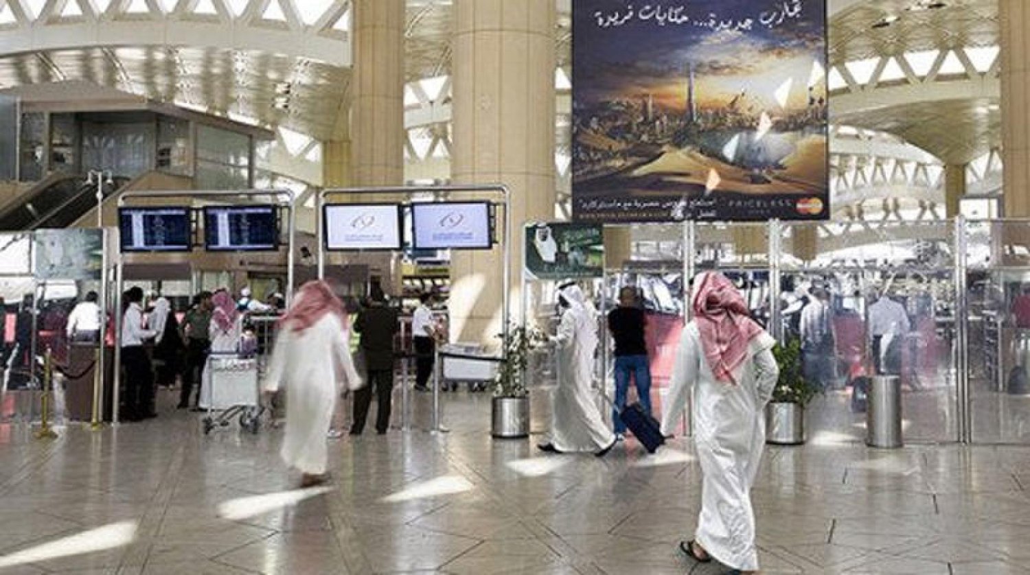 الحكومة السعودية تسعد قلوب الزائرين وهذا ما تم تجهيزه في المطارات ولأول مره!