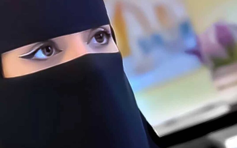 سعودية بعمر الزهور شربت كوب واحد من منقوع البقدونس قبل السحور وبعد ايام تفاجأت مما حدث لجسمها..صادم