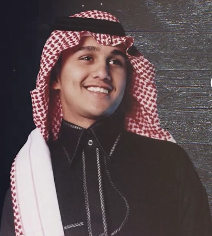 محمد عبده يغضب بعد عودة الفنان عباس ابراهيم في احتفالات اليوم الوطني السعودي 