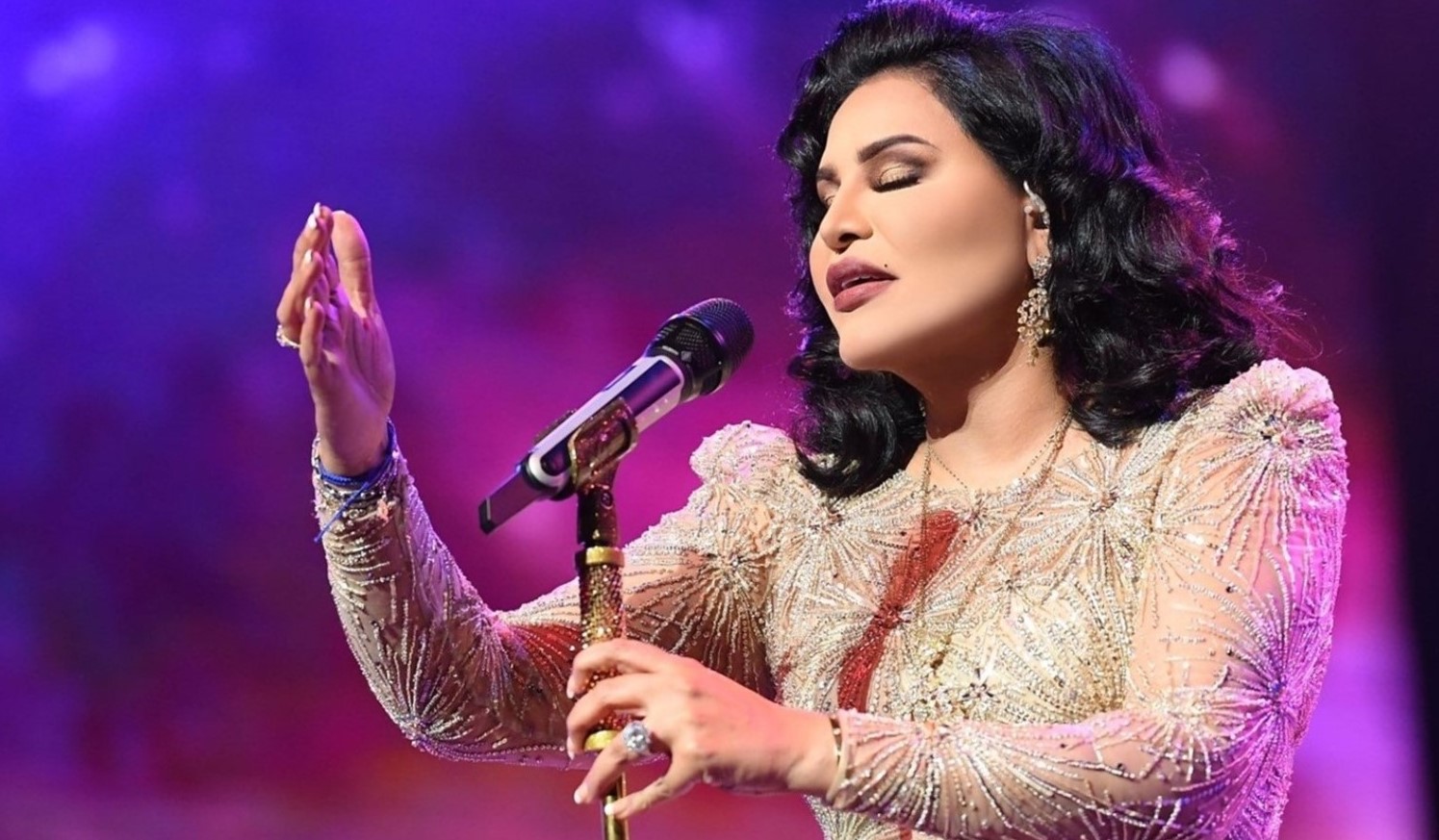 الفنانة احلام