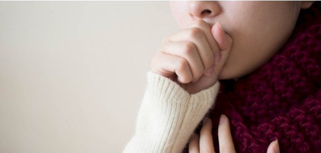 سبحان الله ..هذه الفاكهة الشهيرة أكثر فاعلية خمس مرات من شراب السعال.. شاهد ماهي؟ 