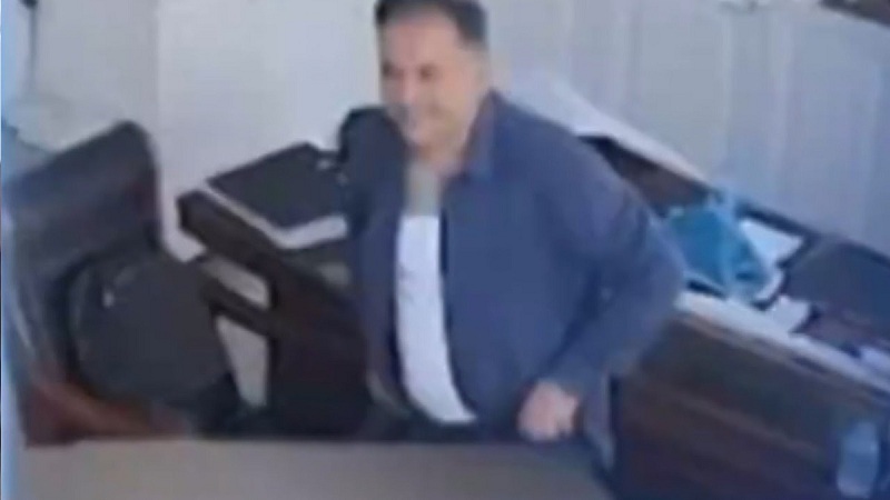 شاهد الصدمة..تسريب فيديو لعميد كلية في وضع مخل مع طالبات بمكتبه يهز هذا الدول العربية