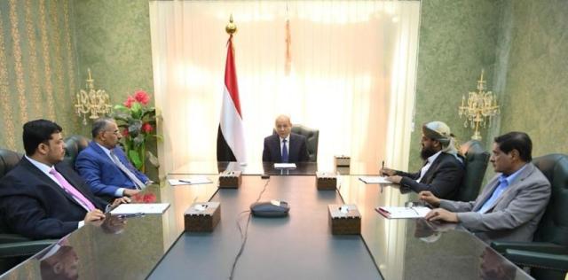 انباء عن قرار وشيك يطيح بوزير يمني جديد في الحكومة الشرعية اليمنية بعد تغيير المقدشي 
