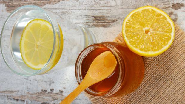 القوة الجبارة لزيت الزيتون مع الليمون والعسل ضعها في ليلة واحدة قبل النوم بهذه الطريقة ترجعك شباب وقوتك تبقي 50 حصان