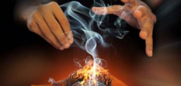  مطلقة سعودية ذهبت لـساحر لمساعدتها بالزواج .. فكانت الصدمة بعد لحظات من دخولها اليه !
