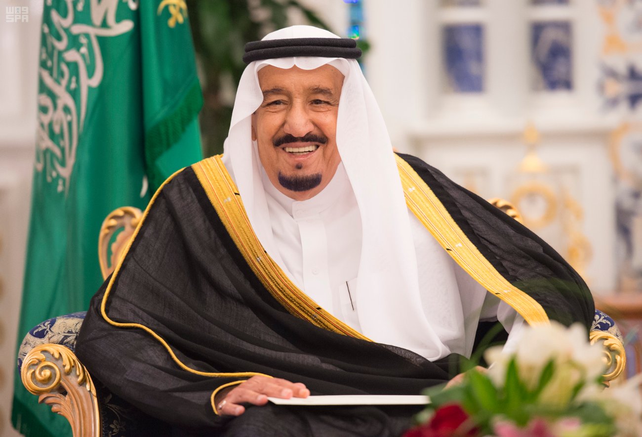 مفاجأة عسكرية : شاهد صور نادرة لـ« الملك سلمان » وهو يقود الجيش أثناء صد العدوان الثلاثي على مصر .. لن تصدق كم كان عمره ؟