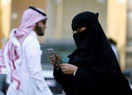 لن تصدق ماذا يحدث للرجل إذا تزوج امرأة تكبره بـ10 سنوات.. استشارية سعودية تفاجئ الجميع بالإجابة