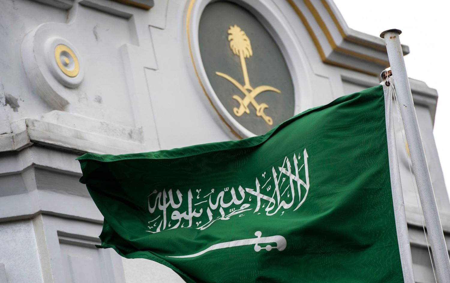 فتوى غريبه لشيخ سعودي تثير جدلا واسعا وتهز المملكة..يجوز ممارسة هذا الفعل مع النساء المطلقات