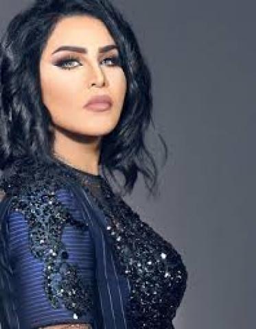 متابع يثير غضب الفنانة الإماراتية أحلام بعد تعليقه بكلام جارح لترد عليه الاخرى بهذه الطريقة!