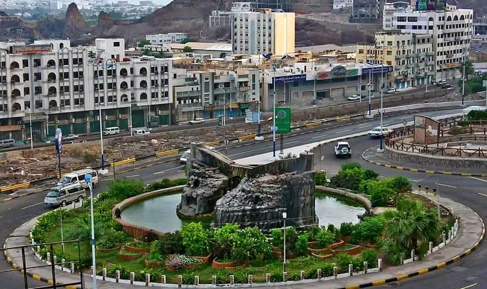 مصادر تكشف عن توافق على إقالة هذا الوزير الكبير في الحكومة الشرعية وتعيين هذه الشخصية بدلاً منه  
